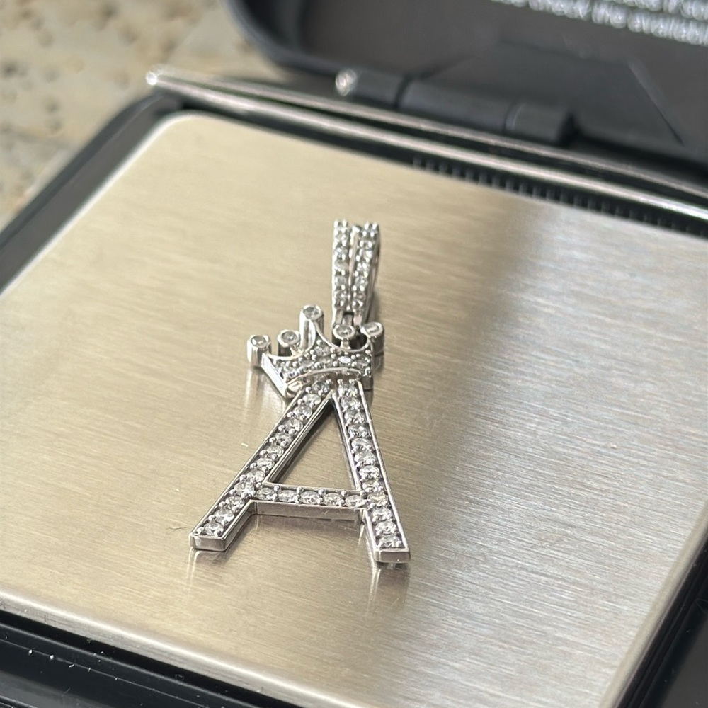 Japan Natural Diamond Initial 18K Whitegold Pendant